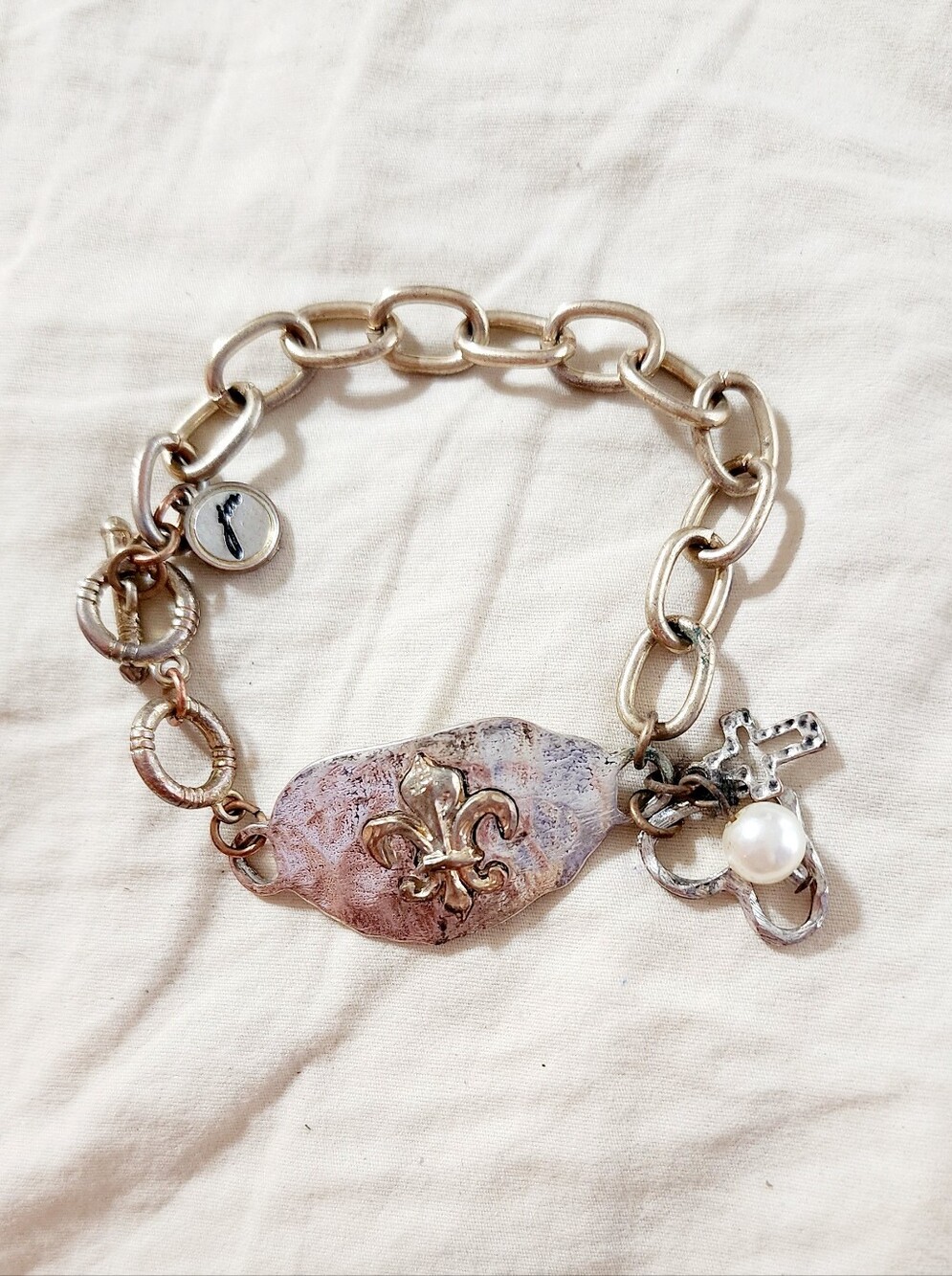 Saints Silver Fleur-de-Lis Charm Bracelet with Pearl Accent
